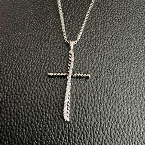 David Yurman Crossover Cross Pendant Necklace in Sterling Silver - Picture 2 of 8